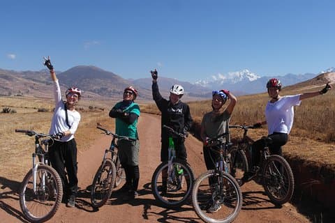 Tour in bicicletta a Maras e Moray - Servizio privato