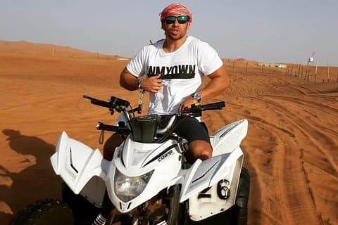 Safari privado por la mañana en el desierto con sandboard
