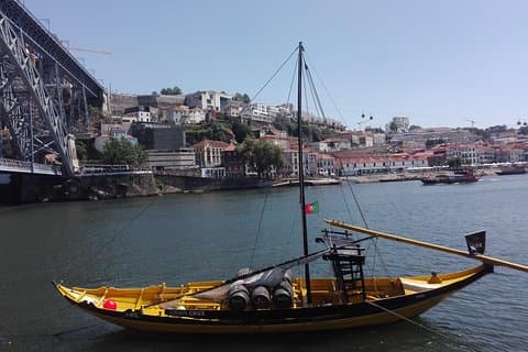 Transfer van Porto naar Coimbra met bezoek aan Aveiro, halve dag