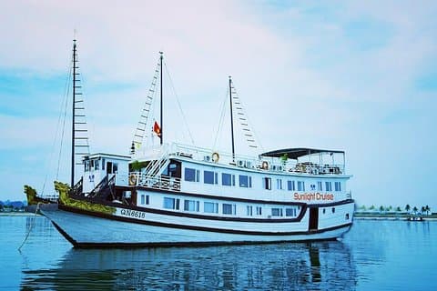 Halong Bay boutique cruise 2 dage tur: Kajak, svømning og hulture