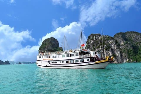 Halong Bay deluxe cruise 2 dager / 1 natt: kajakkpadling, titop øy, overraskelsesgrotte