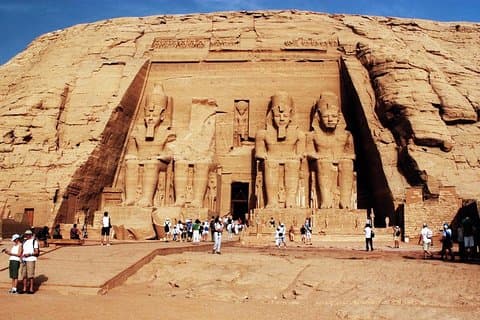 Visite privée des temples d'Abou Simbel en vol depuis Assouan