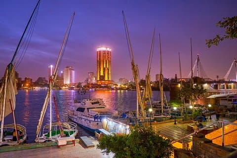 Felucca de noche en El Cairo