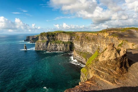 2-Day Cliffs of Moher, Connemara og Galway Bay Rail Tour fra Dublin