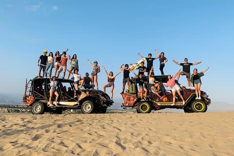 Dune Buggy und Sandboarding-Erlebnis in der Huacachina-Wüste