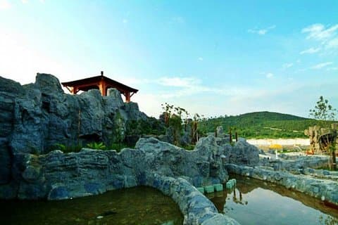 Privater Transfer zwischen dem Tangshan Hot Spring Resort und dem Flughafen Nanjing Lukou