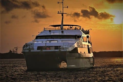 5 dage 4 nat Bali bryllupsrejse tur med solnedgang middag cruise