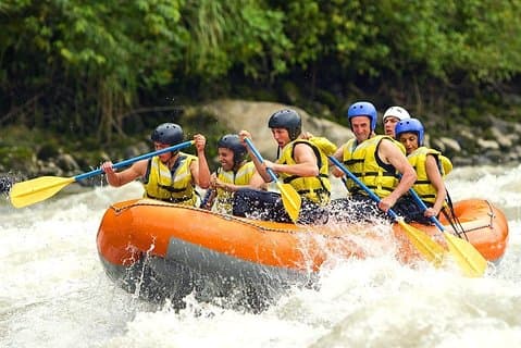 Rafting en aguas blancas de Kitulgala desde Colombo