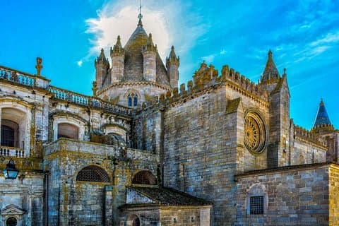 Evora Private Full Day Sightseeingtur fra Lissabon