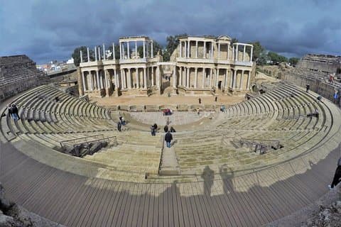 Tour privado de un día completo desde Lisboa a Mérida, España