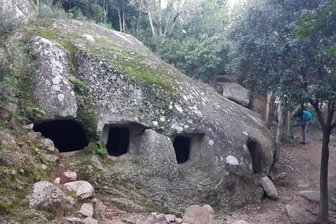 Escursione alla scoperta delle Domus de Janas