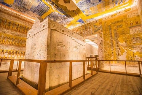 Halvdagstur: Kongenes dal og Hatshepsut-tempelet og Mamnon