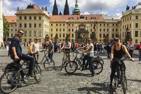 Volledige dag alles-in-één elektrische fietstour door Praag (7 uur)
