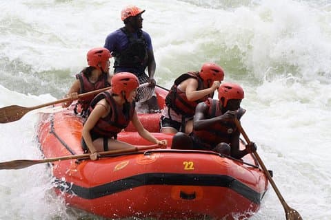 Jinja: avventura di 2 giorni, rafting sul Nilo, equitazione, quad, fodera con zip