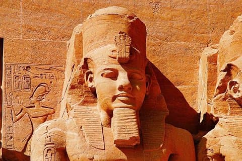 Abu Simbel e Assuan Tour di due giorni da Luxor