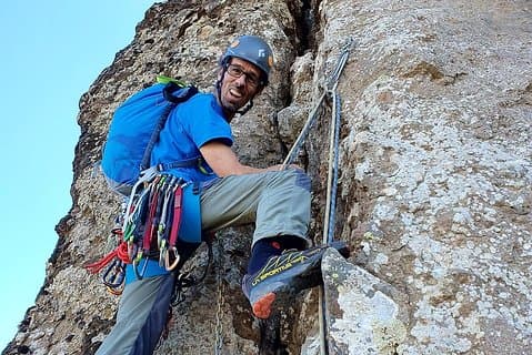 プロの登山ガイド