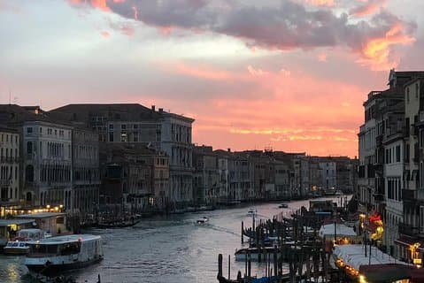 Venice at Sunset – Private Walking Tour & Luxury Water Taxi