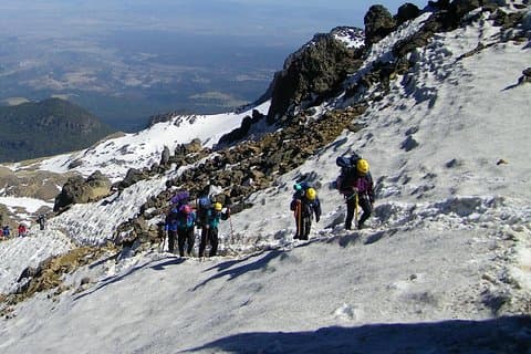 イスタチワトル高山トレッキング