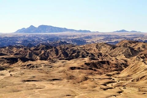Paysage lunaire et promenade Welwitschia