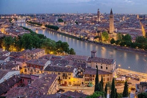 Ljubljana- Verona of vice versa. Privé transfer. Prijs per auto.