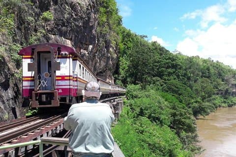 Excursión de día completo al puente histórico del río Kwai desde Hua Hin