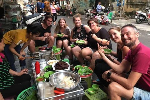 Ho Chi Minh Local Foodie Experience by Car (Private & All-Inclusive)