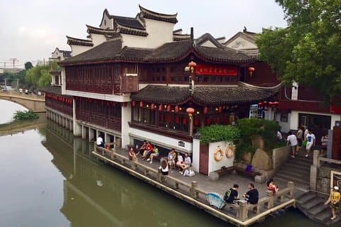 Excursión privada de escala: zoológico de Shanghai con Panda, Oriental Pearl Tower y el Bund.