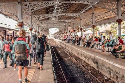 Descubre Serendib en tren (8 días)