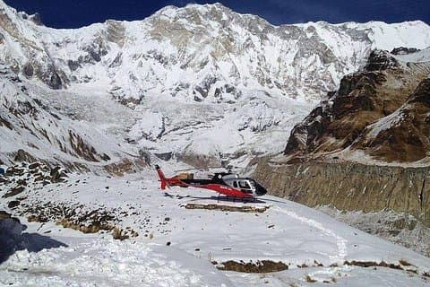 Tour privato di eli del campo base di Annapurna