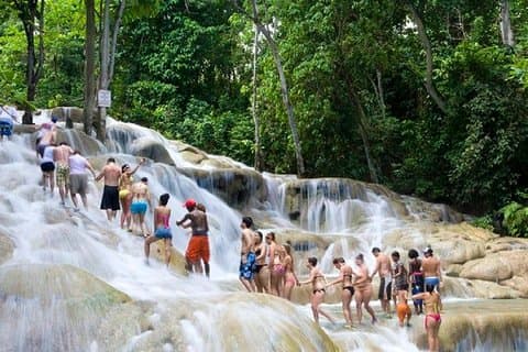 Dunn's River Falls og Ocho Rios Shopping Tour fra Grand Palladium Resorts