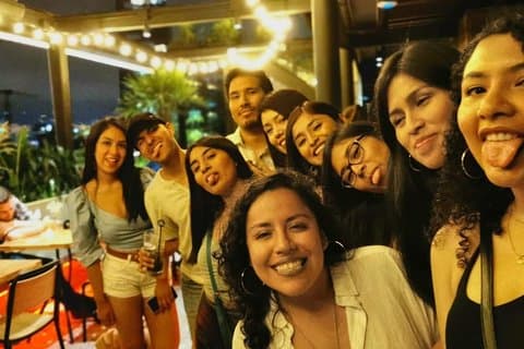 Viva a vida noturna Pub Crawl na cobertura