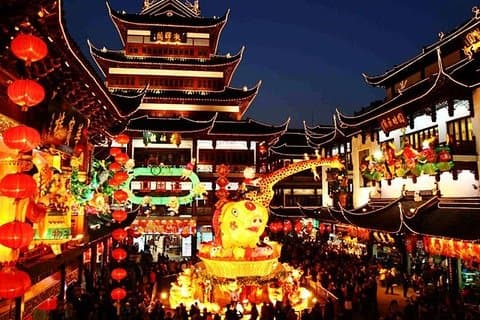 Tour flessibile privato della città di Shanghai di 4 ore più spettacolo acrobatico e cena