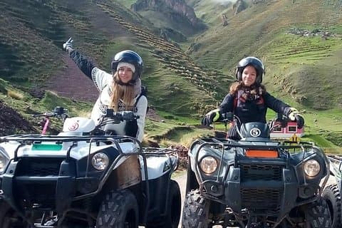 Tour Privado en Cuatrimoto a Montaña de Colores