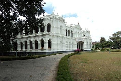 Day Tour to Colombo from Kandy by Lux Tours Lanka