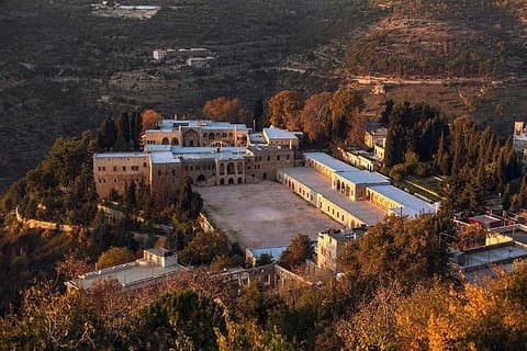 Emires y Palacios
