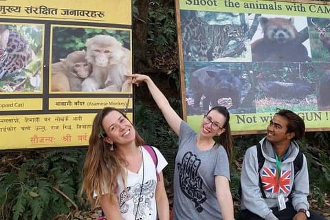 Jeep Safari i Nagarjun skog på Katmandu
