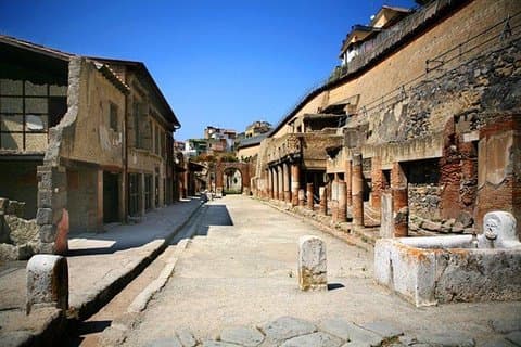 El encanto de Pompeya y Ercolano.Tour privado con guía oficial