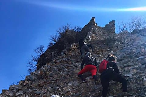Trekking privado todo incluido en Beijing Knot y Flying Eagle Tower