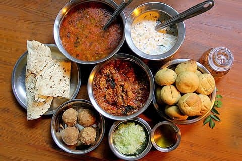 Bangalore: Traditional Cooking Classes & Dinner with Chef Family
