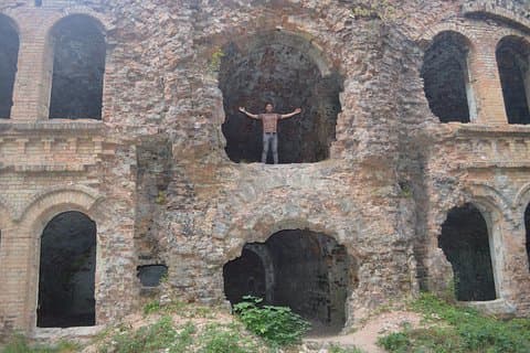 Tarakaniv Fort & Tunnel of Love Trasferimento di andata e ritorno da Kiev con veicolo privato
