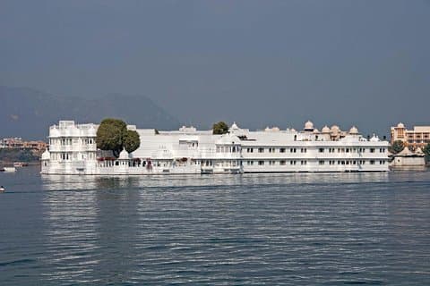 Local - Full Day City Tour of Udaipur with Boat Ride