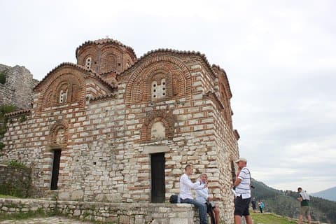 De Tirana a Berat: City Tour e aula de culinária em Mama Nina