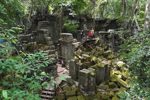 Banteay Srey, Beng Melea , Rolous Temples and Floating Village
