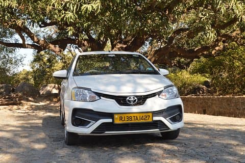 Privat A / c Overfør Mount Abu til Jodhpur (4 Seat A / c Sedan)