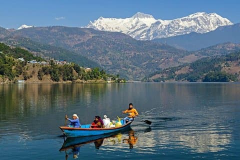 Explore el valle natural completo de Pokhara en un cómodo automóvil privado de CA