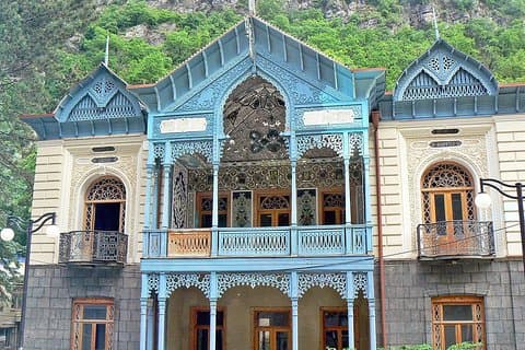 Excursion d'une journée de Tbilissi à Gori, musée Stalini, parc Uplistsikhe et Borjomi