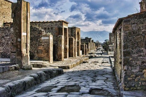 Pompeii and Herculaneum Private Day Tour from Rome with Lunch