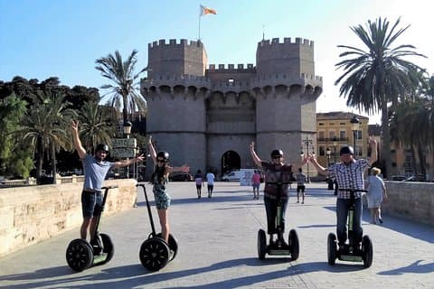 Walking Tapas 1h e Segway Valencia Tour 1h