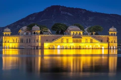 Gylden trekantturné med Varanasi