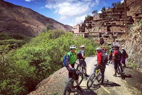 "Viaje en bicicleta fácil en las montañas del Atlas de Marrakech